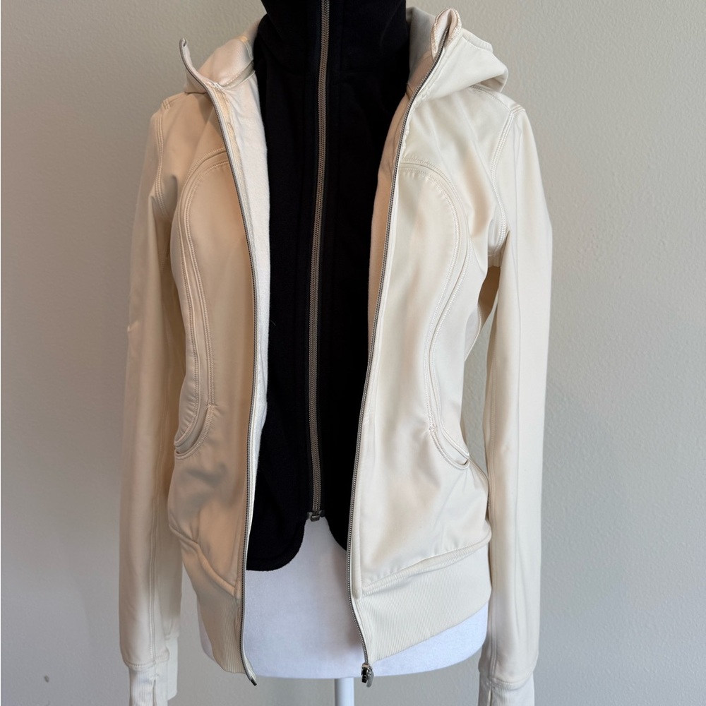 Lululemon Jacket - Picture 15 of 16